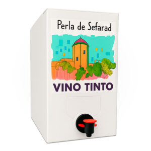 Envase Bag-in-Box de vino tinto ‘Perla de Sefarad’ de Bodegas Ruiz-Canela, con etiqueta blanca ilustrada con una torre y uvas, texto ‘Perla de Sefarad’ y ‘Vino Tinto’ en morado, y grifo dispensador rojo sobre fondo blanco.